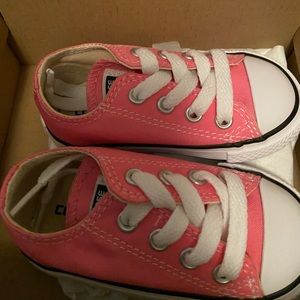 Converse infant pink shoes